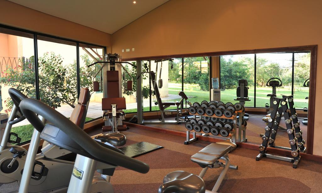 M'Kango Golfview Hotel Лусака Екстер'єр фото