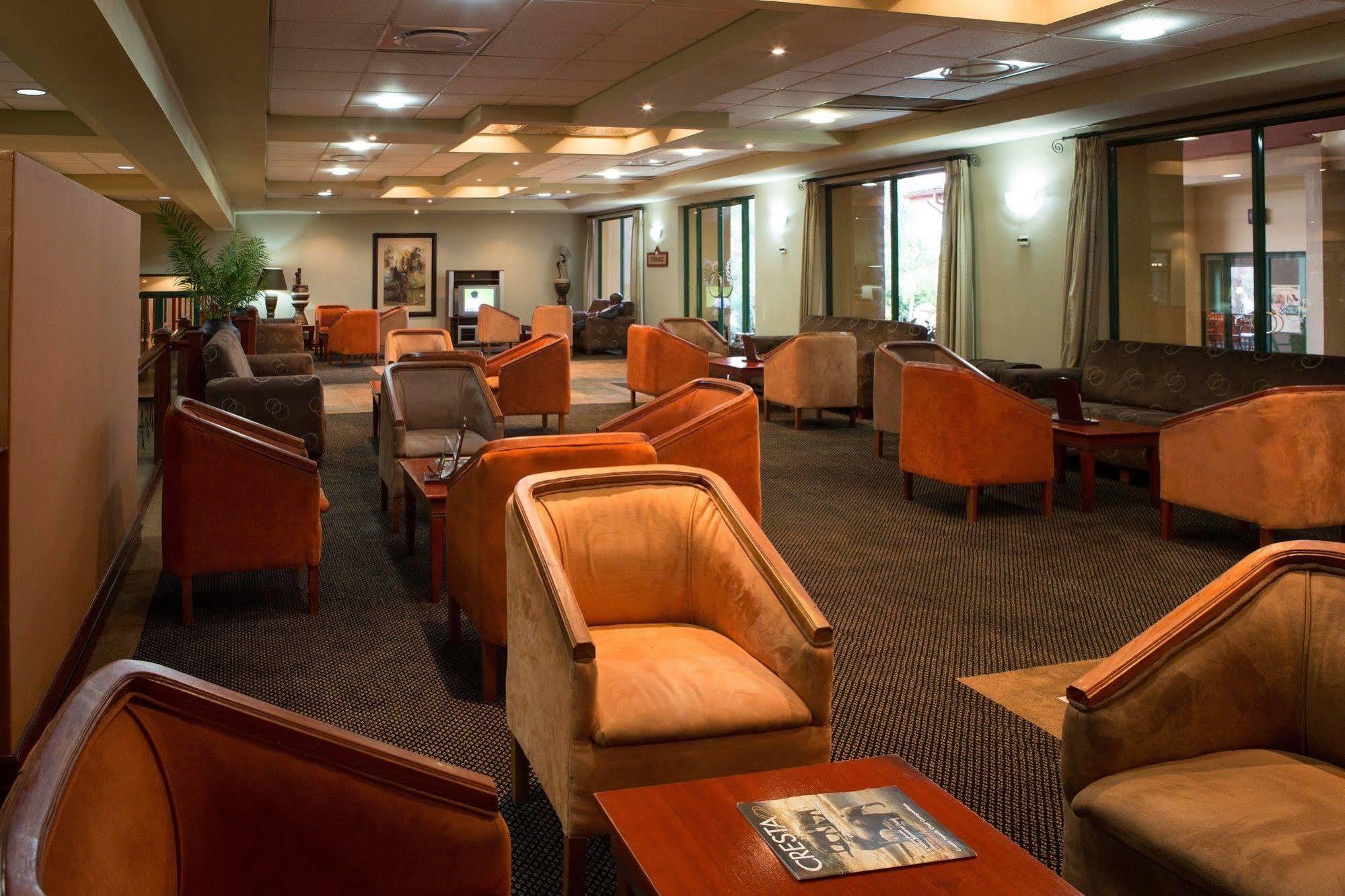 M'Kango Golfview Hotel Лусака Екстер'єр фото