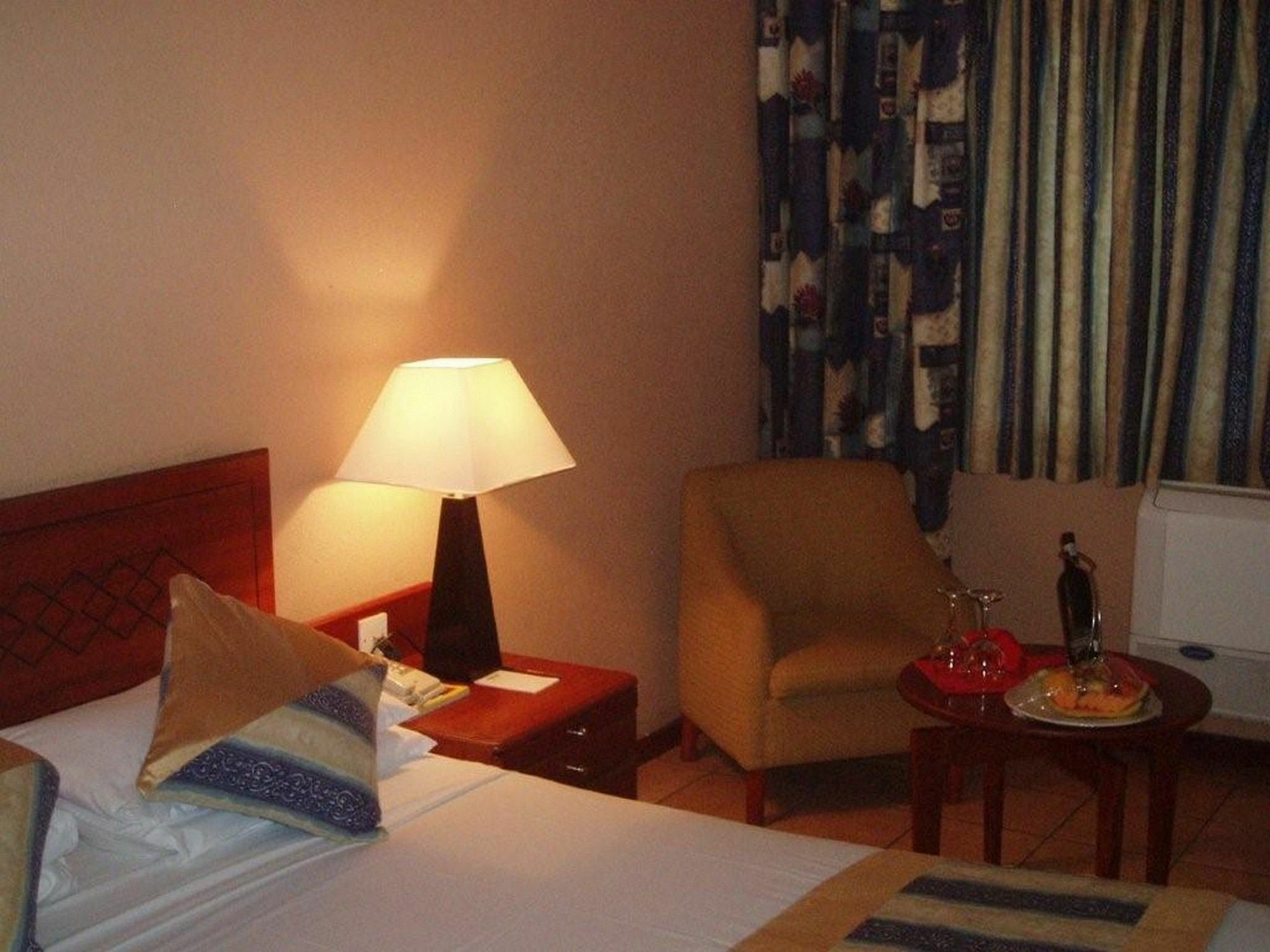 M'Kango Golfview Hotel Лусака Екстер'єр фото